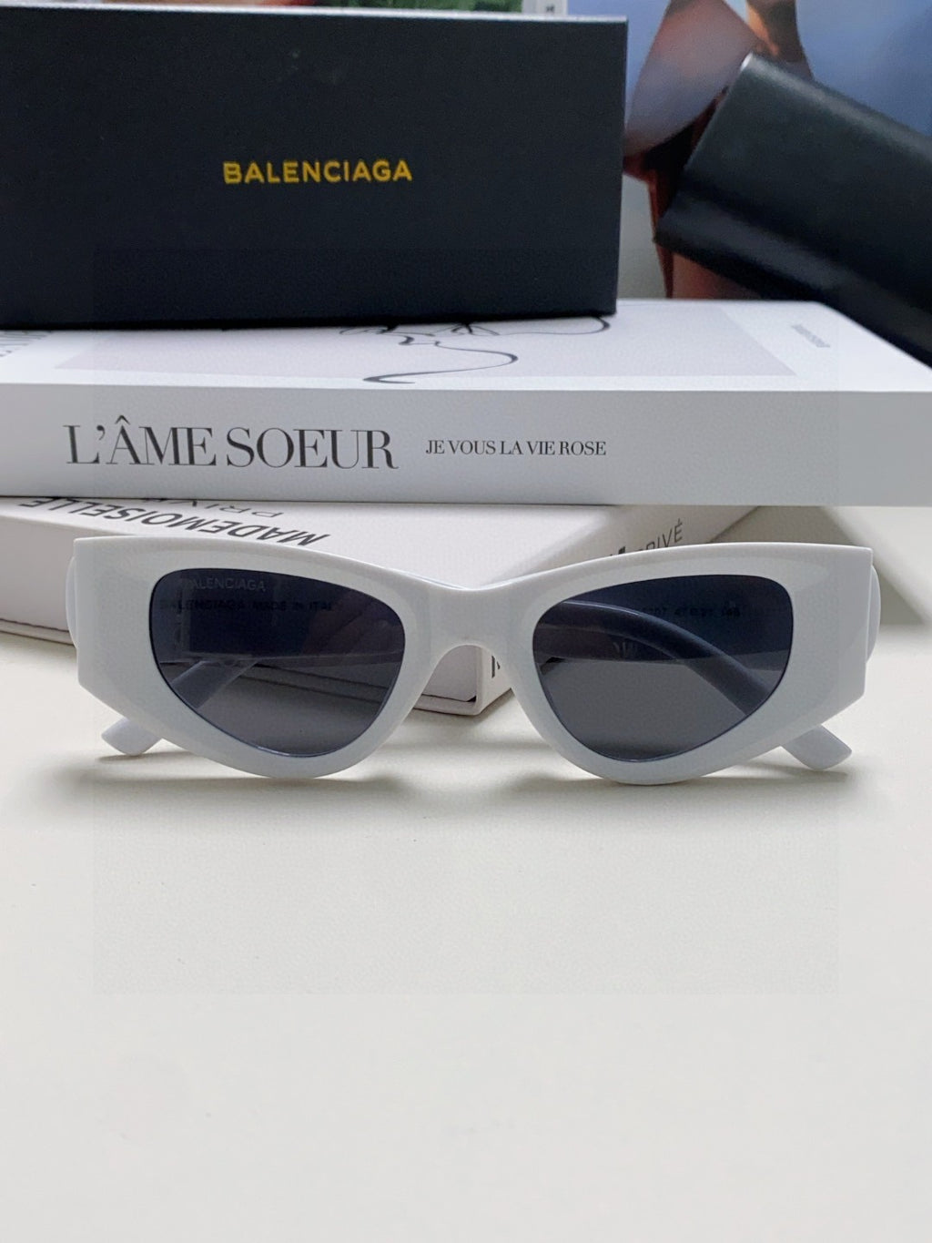 Balenciaga Polarized Cat-Eye Silver Lens Sunglasses for Men & Women - detail image 6