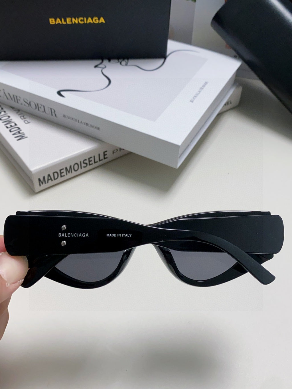 Balenciaga Polarized Cat-Eye Orange Lens Sunglasses for Men & Women - detail image 6