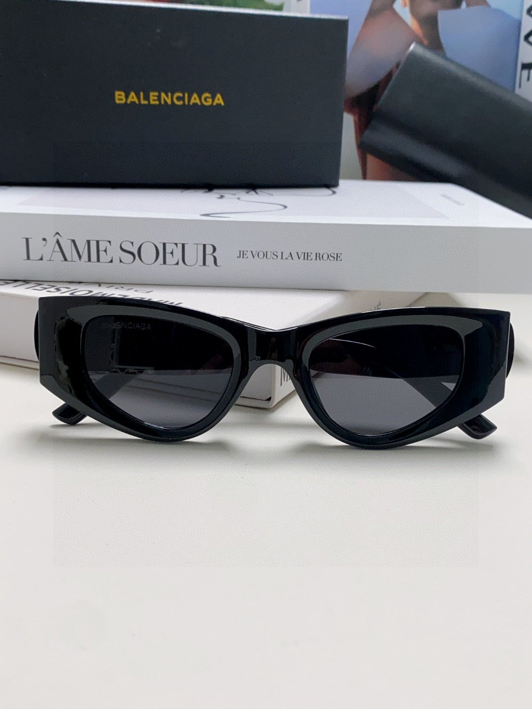Balenciaga Polarized Cat-Eye Orange Lens Sunglasses for Men & Women - detail image 8
