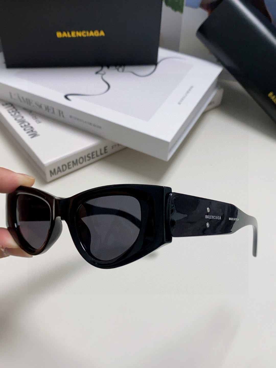 Balenciaga Polarized Cat-Eye Orange Lens Sunglasses for Men & Women - detail image 7