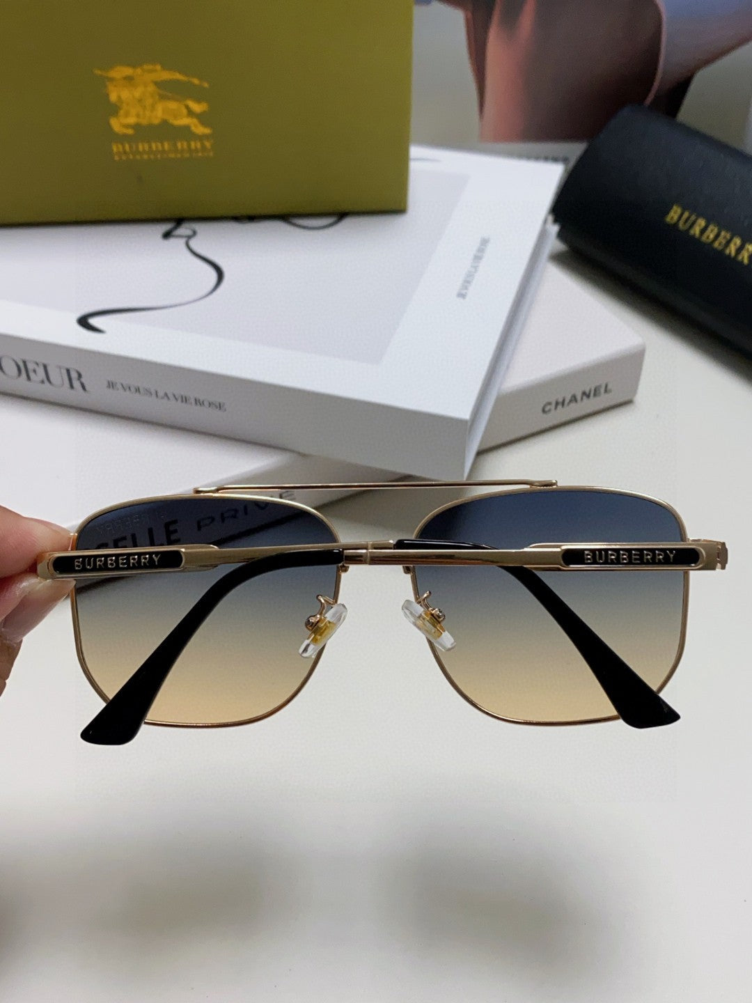 Burberry Polarized Fashion Silver Lens Sunglasses for Men - 487463 - detail image 4