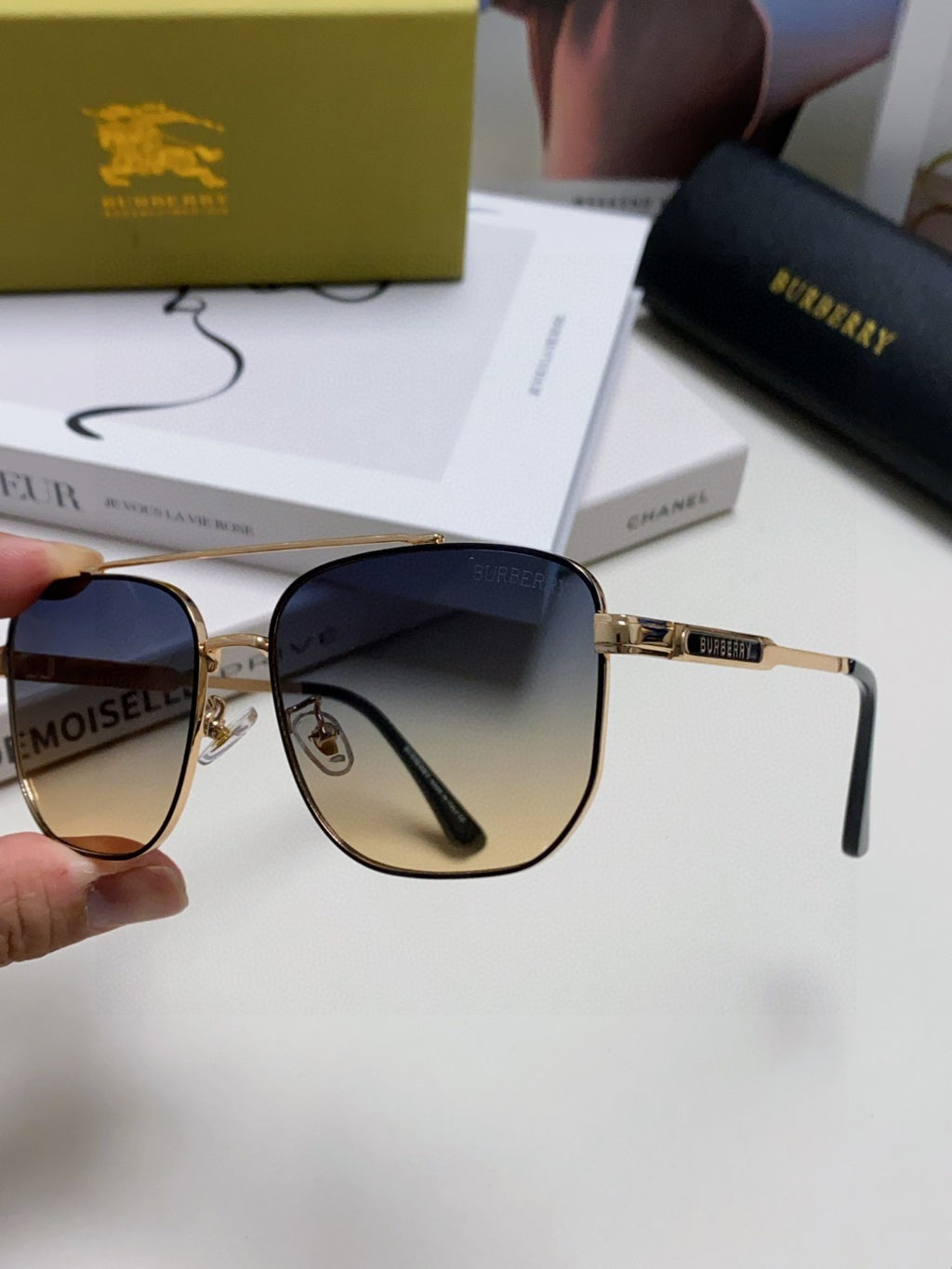 Burberry Polarized Fashion Silver Lens Sunglasses for Men - 487463 - detail image 6
