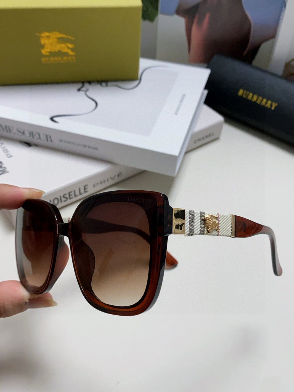 Burberry Oversized Black Lens Sunglasses for Men & Women - 487465 - detail image 5
