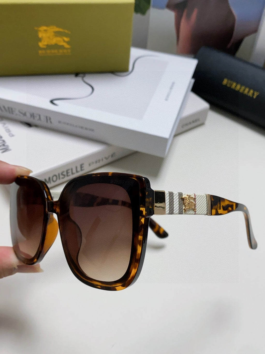 Burberry Oversized Black Lens Sunglasses for Men & Women - 358595 - detail image 5