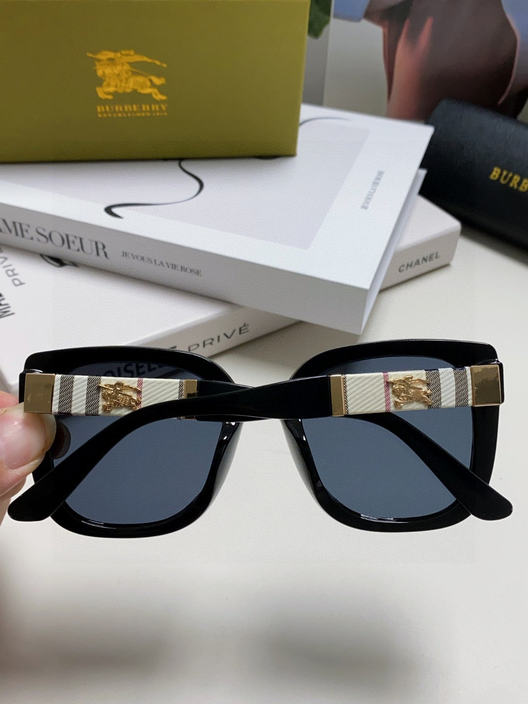 Burberry Oversized Black Lens Sunglasses for Men & Women - detail image 4