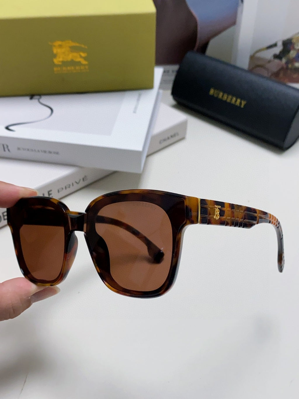 Burberry BE5446 Fashion Red Lens Sunglasses for Men & Women - detail image 5