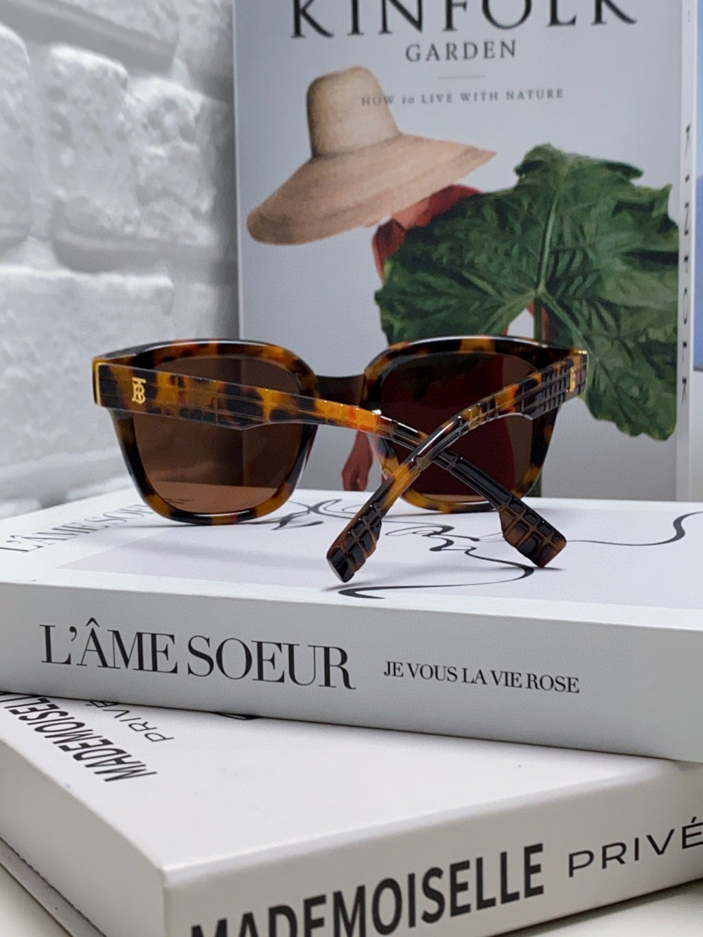 Burberry BE5446 Fashion Red Lens Sunglasses for Men & Women - detail image 2