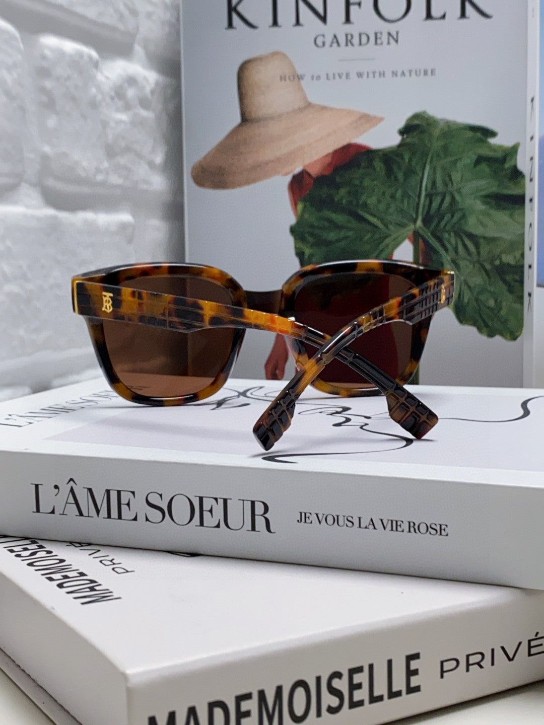 Burberry BE5446 Fashion Red Lens Sunglasses for Men & Women - detail image 2