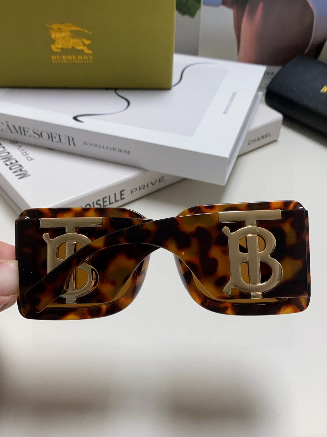 Burberry Oversized Brown Lens Sunglasses for Men & Women - detail image 6