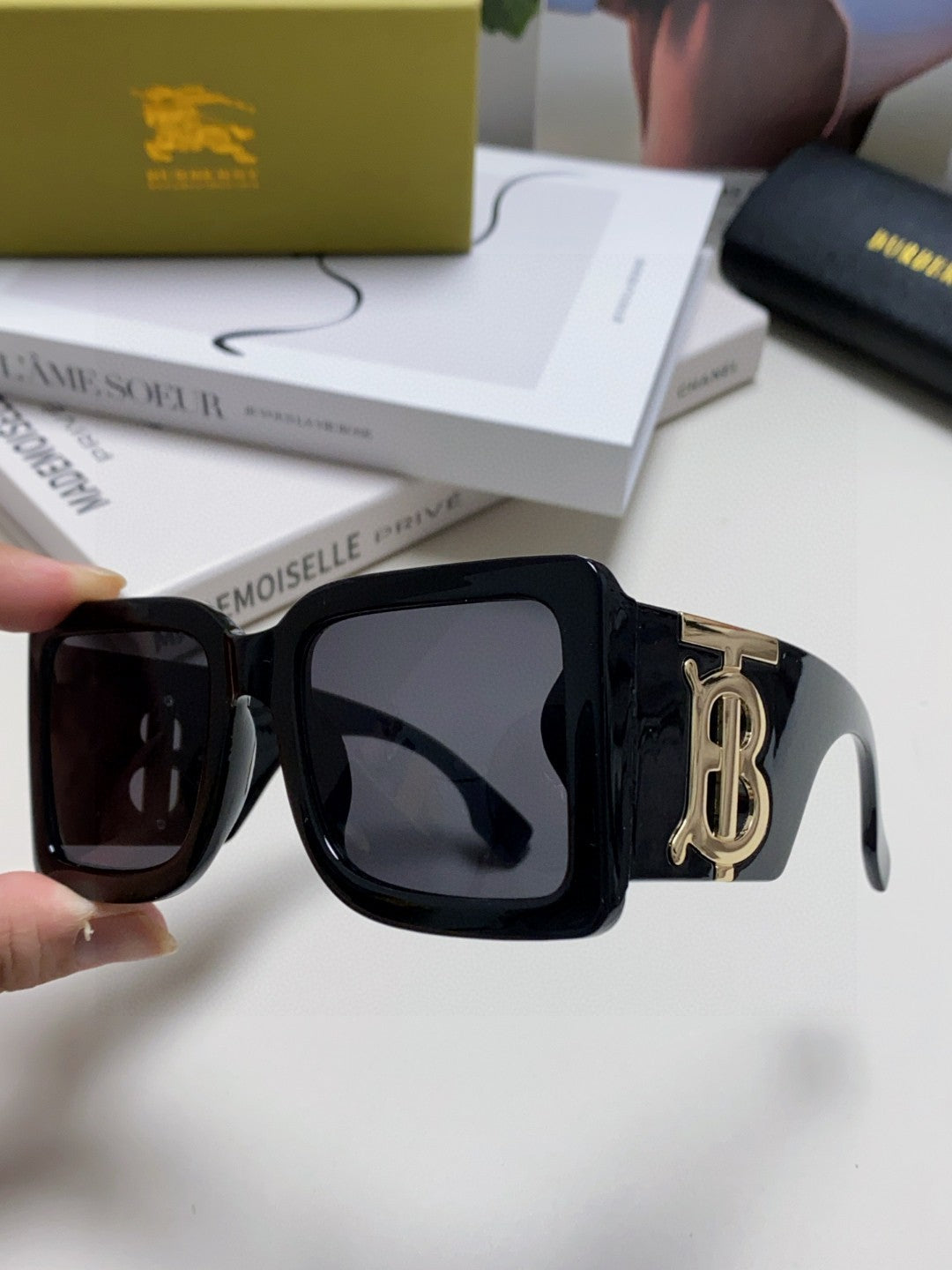 Burberry Oversized Gold Lens Sunglasses for Men & Women - 432438 - detail image 7