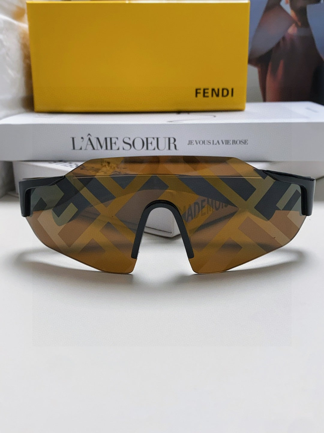 Fendi Oversized Brown Lens Sunglasses for Men & Women - detail image 5