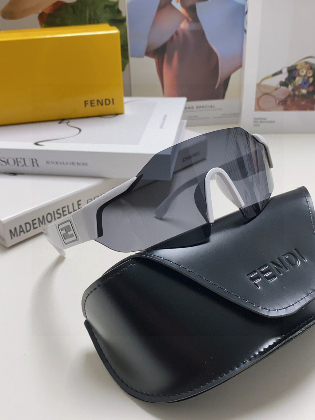 Fendi Oversized Gray Lens Sunglasses for Men & Women - 487770 - detail image 7