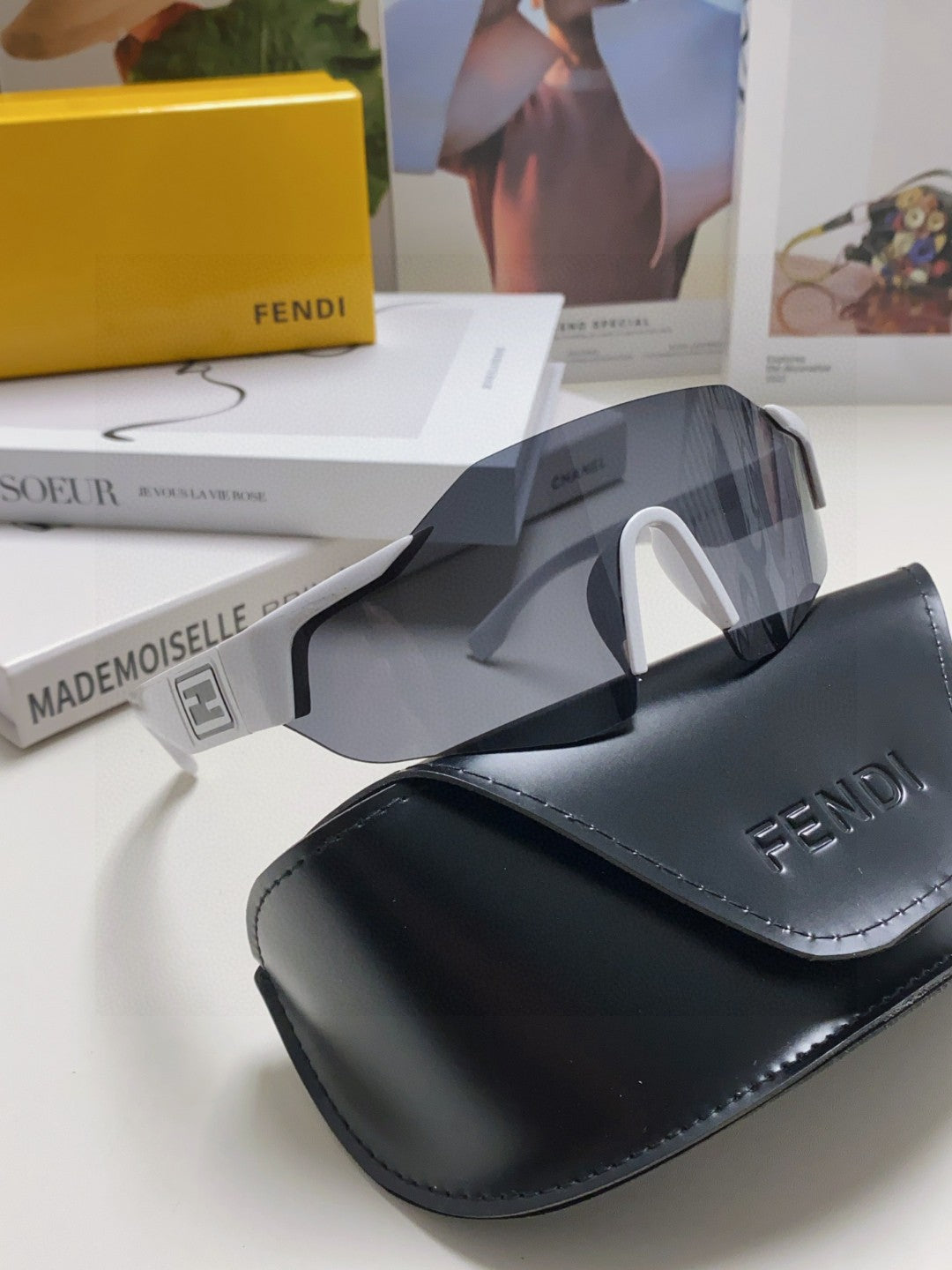 Fendi Oversized Gray Lens Sunglasses for Men & Women - 487770 - detail image 7