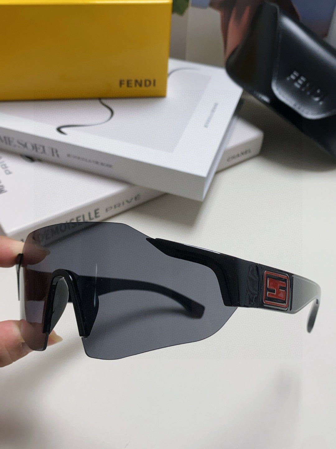 Fendi Oversized Gray Lens Sunglasses for Men & Women - detail image 5