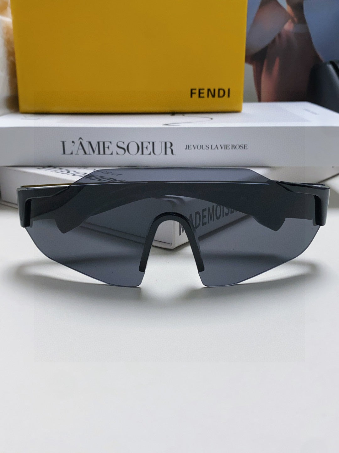 Fendi Oversized Gray Lens Sunglasses for Men & Women - detail image 6