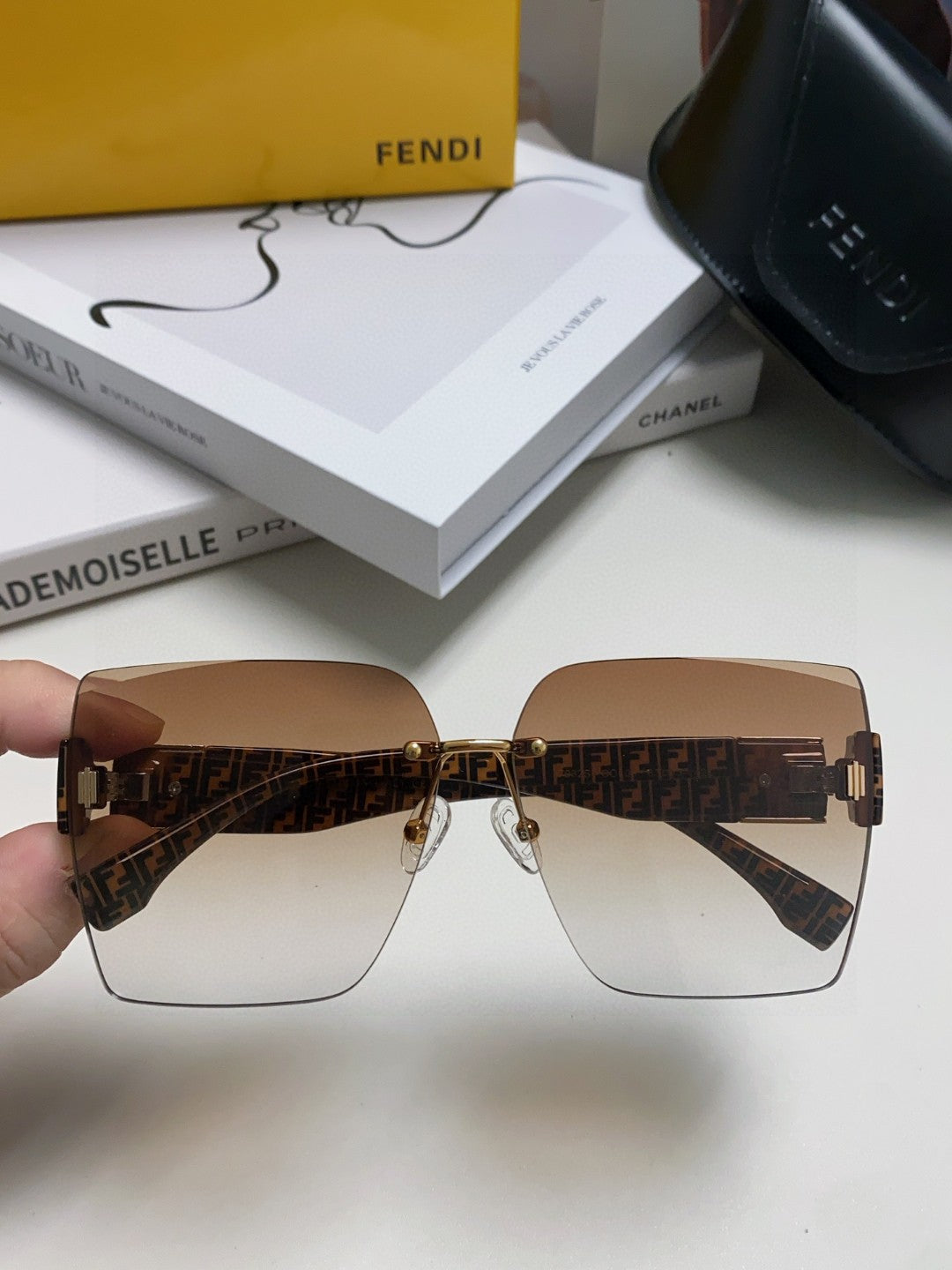Fendi Polarized Square Brown Lens Sunglasses for Women - 358749 - detail image 3