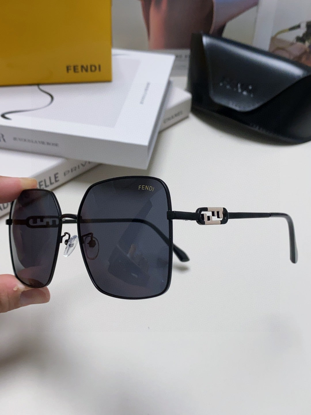 Fendi Polarized Metal Oversized Black Lens Sunglasses for Women - detail image 5