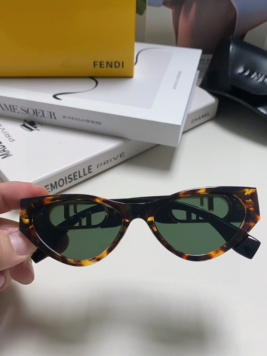 Fendi Metal Cat-Eye Gray Lens Sunglasses for Women - detail image 3