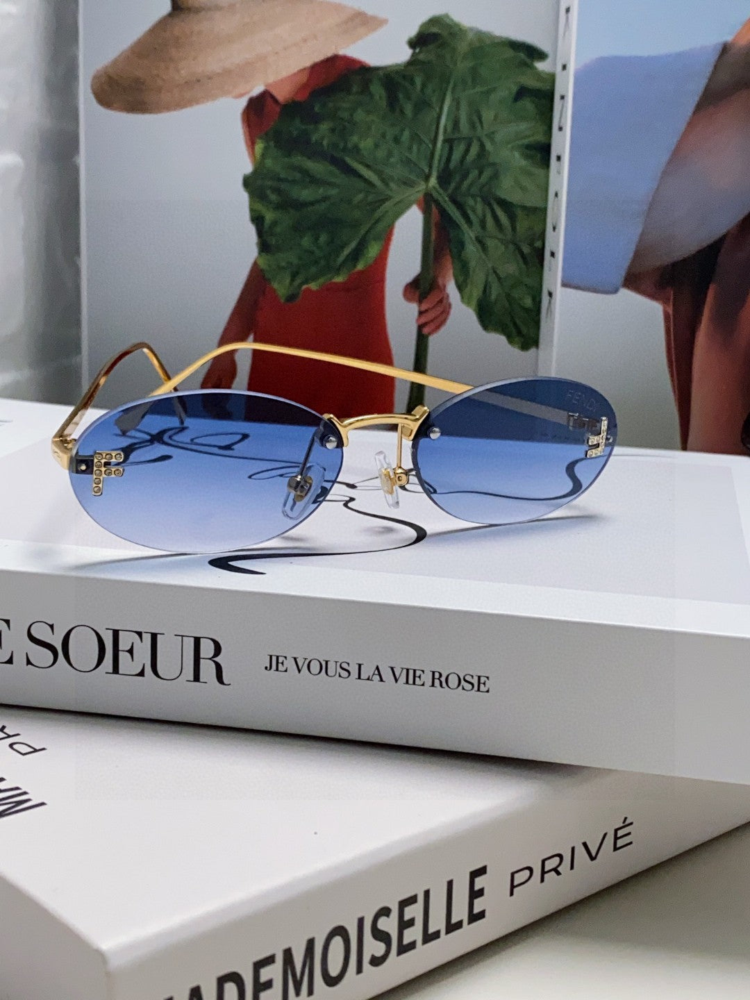 Fendi Lightweight Metal Rimless Gray Lens Sunglasses for Men & Women - detail image 3