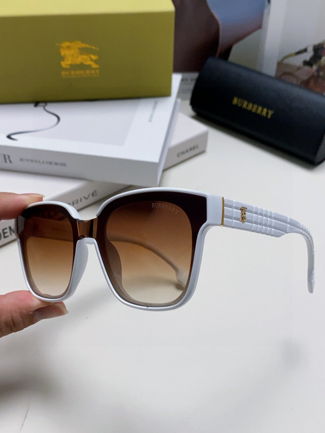 Burberry BE5446 Fashion Brown Lens Sunglasses for Men & Women - 449611 - detail image 5