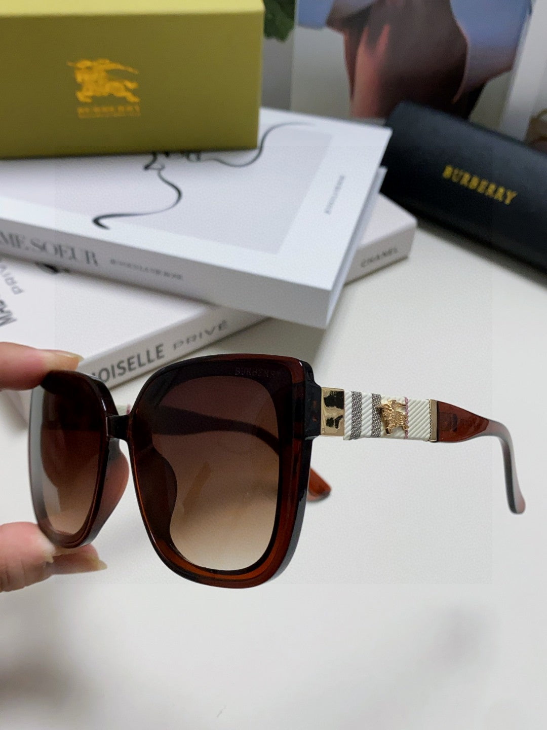 Burberry Oversized Black Lens Sunglasses for Men & Women - 449596 - detail image 5