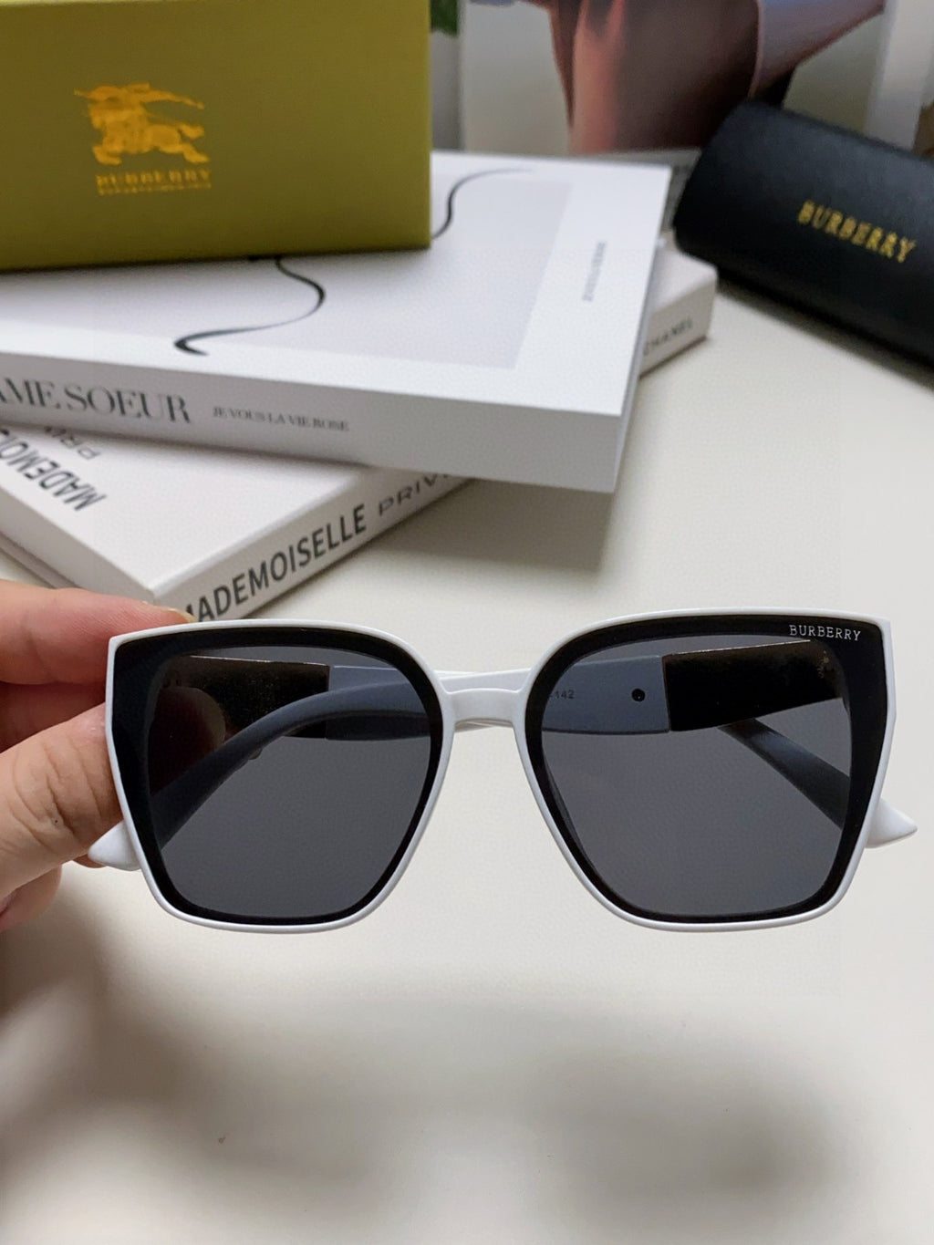 Burberry Fashion Blue Lens Sunglasses for Men & Women - 449614 - detail image 3