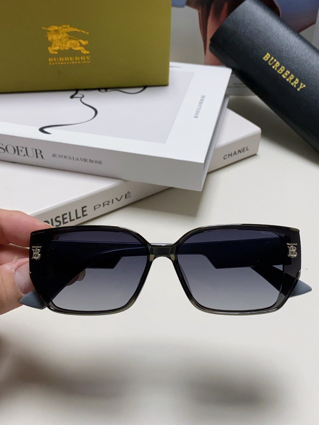 Burberry Fashion Silver Lens Sunglasses for Men & Women - 449617 - detail image 3