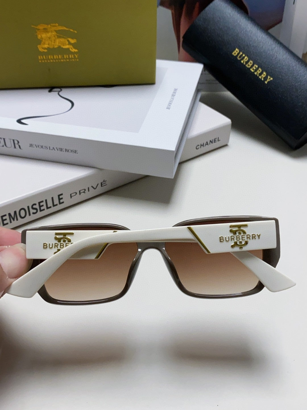 Burberry Fashion Red Lens Sunglasses for Men & Women - 449618 - detail image 4