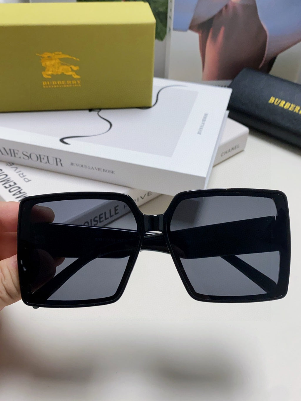Burberry Polarized Oversized Black Lens Sunglasses for Women - 382884 - detail image 3