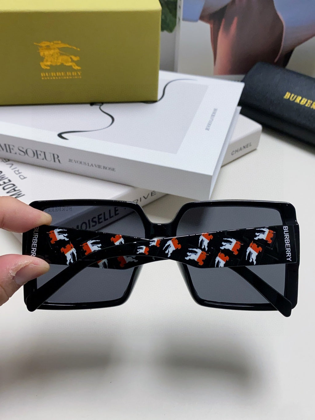 Burberry Polarized Oversized Black Lens Sunglasses for Women - 382884 - detail image 4