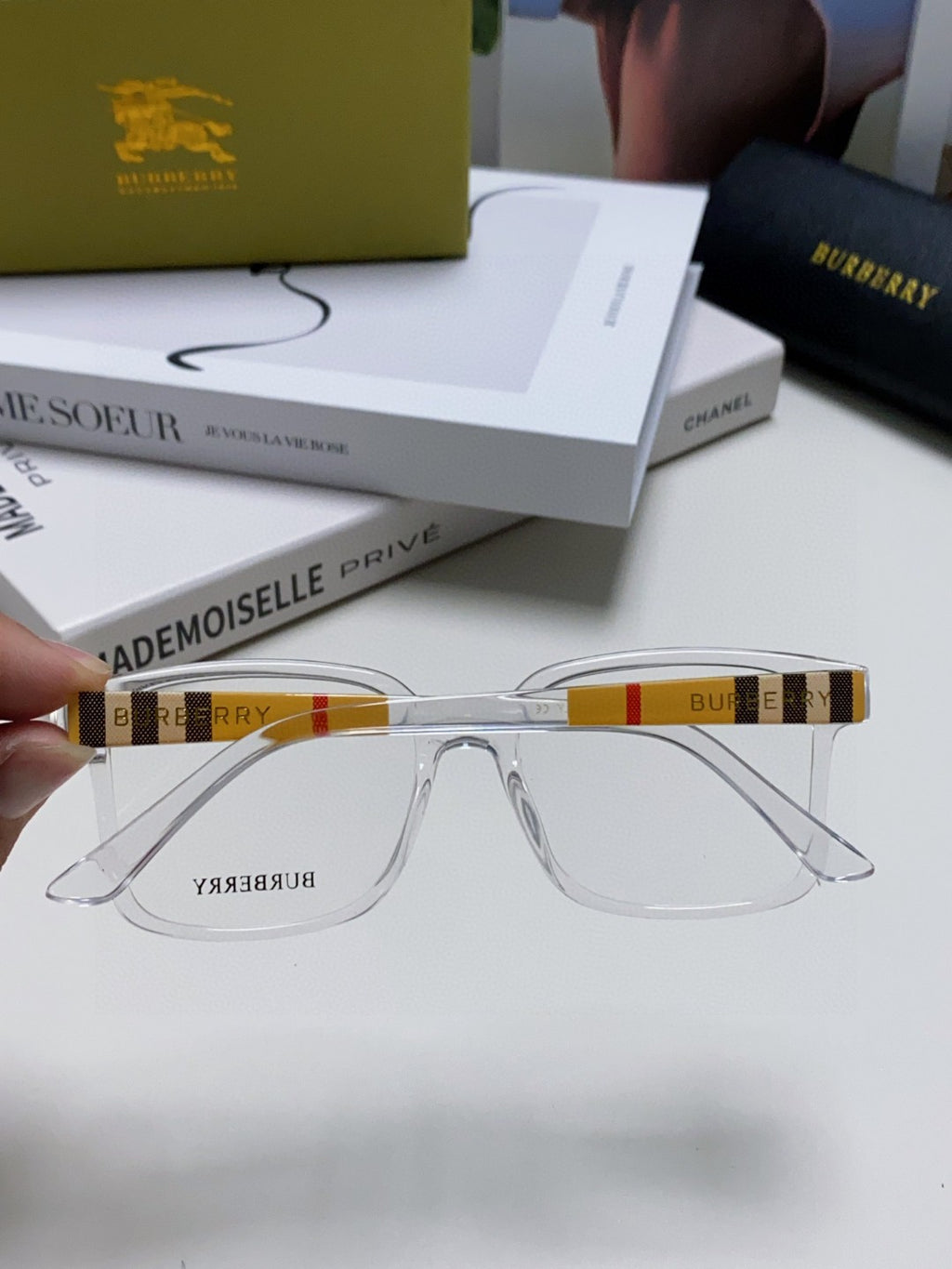 Burberry Oversized Gray Lens Sunglasses for Men & Women - 449621 - detail image 4