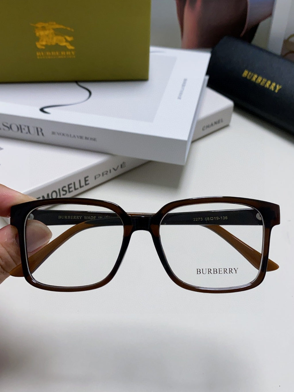 Burberry Oversized Gray Lens Sunglasses for Men & Women - 449622 - detail image 3