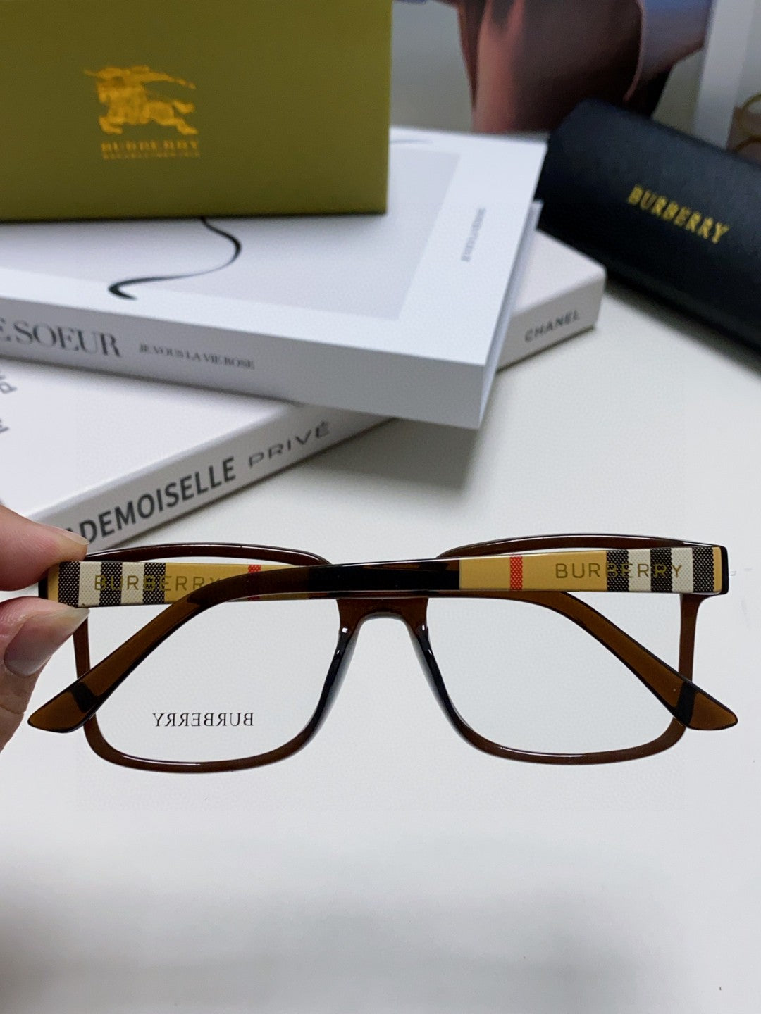 Burberry Oversized Gray Lens Sunglasses for Men & Women - 449622 - detail image 4