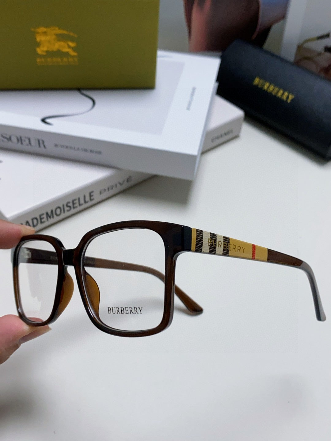 Burberry Oversized Gray Lens Sunglasses for Men & Women - 449622 - detail image 5