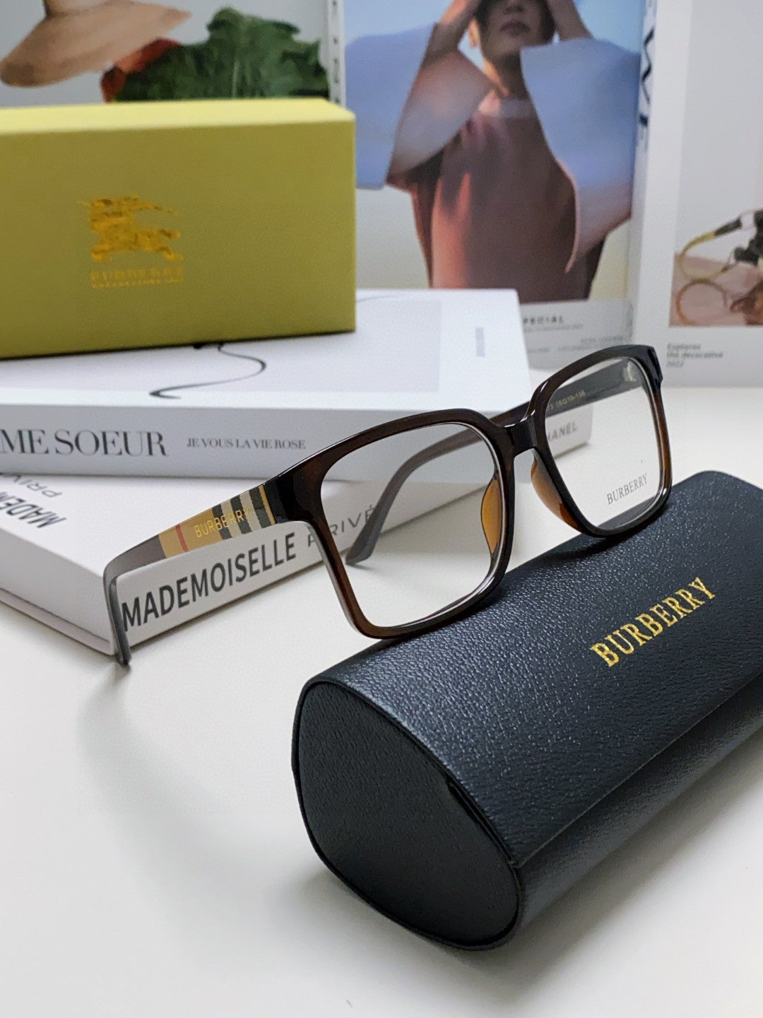 Burberry Oversized Gray Lens Sunglasses for Men & Women - 449622 - detail image 7