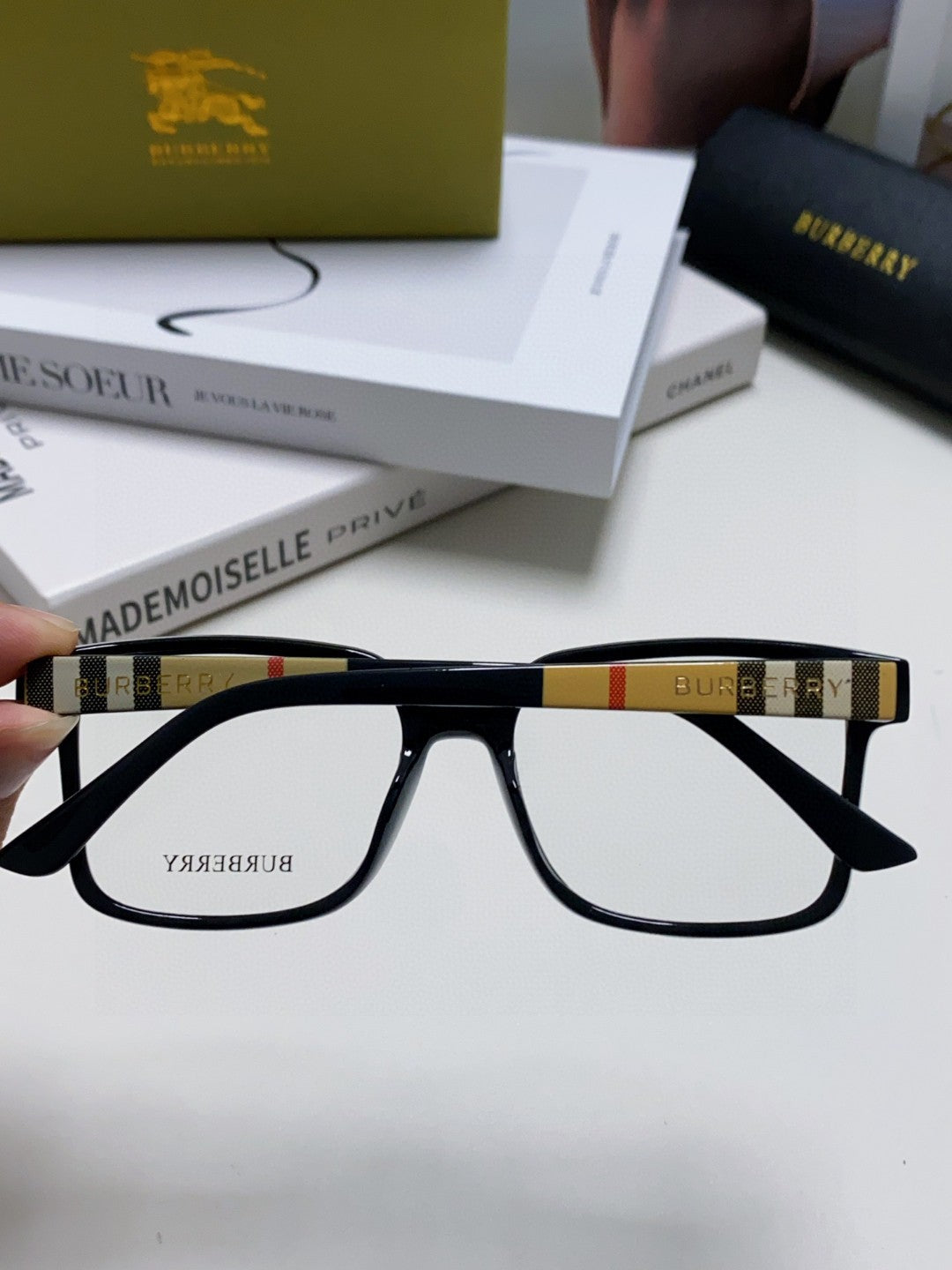 Burberry Oversized Gray Lens Sunglasses for Men & Women - detail image 4
