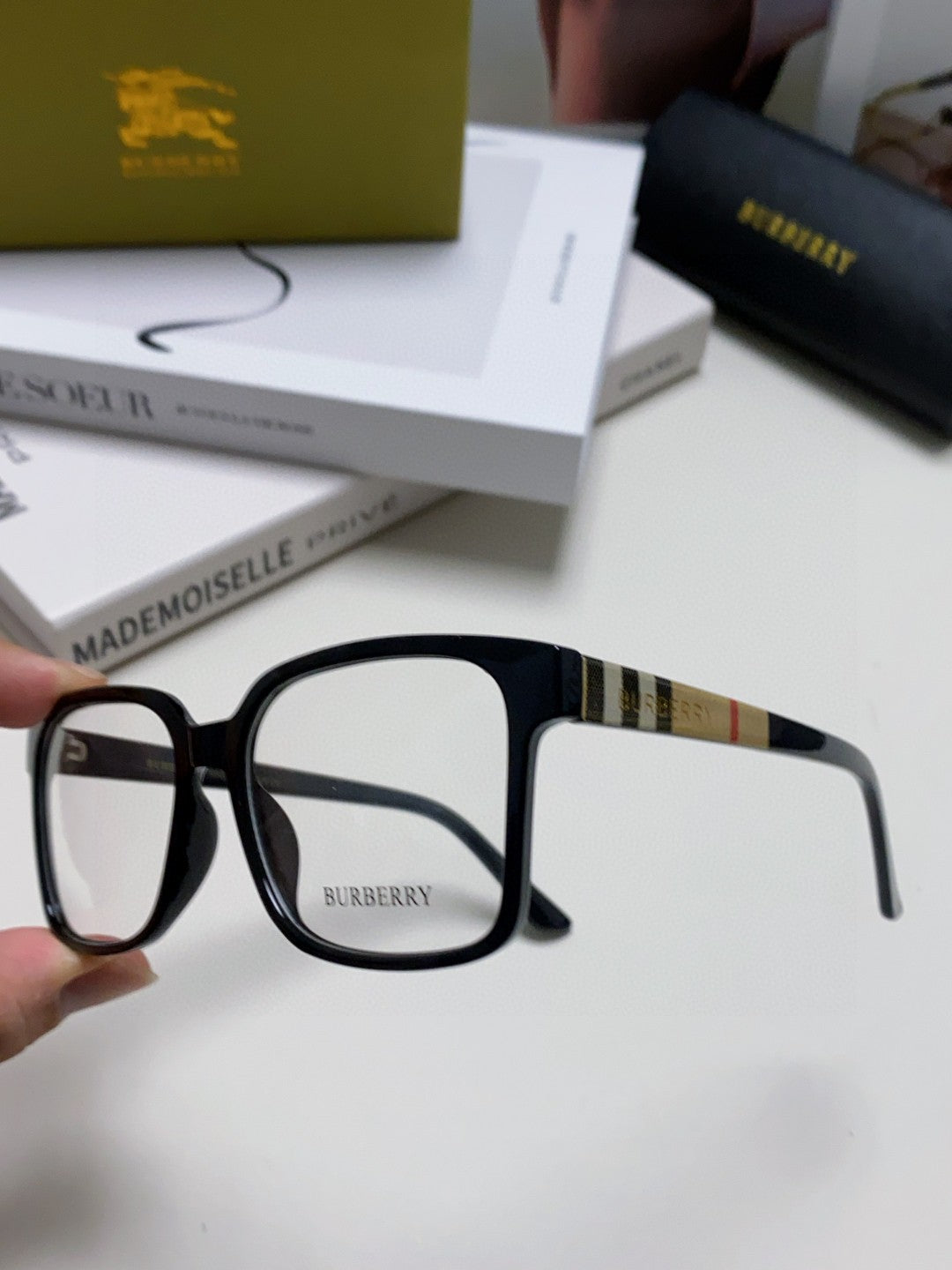 Burberry Oversized Gray Lens Sunglasses for Men & Women - detail image 5