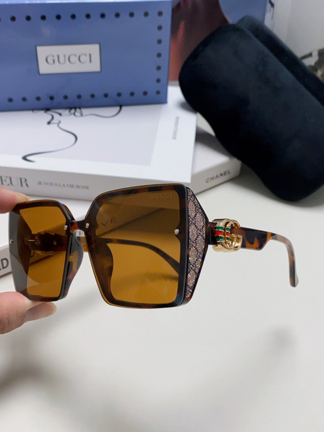 Gucci Oversized Brown Lens Sunglasses for Women - 448823 - detail image 5