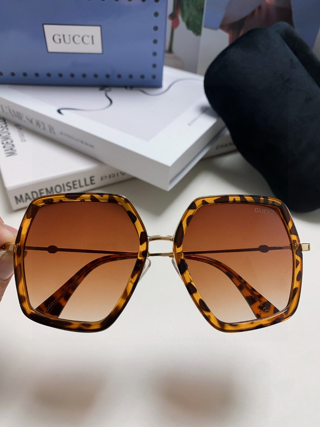 Gucci GG0106 Fashion Red Lens Sunglasses for Women - 448827 - detail image 3