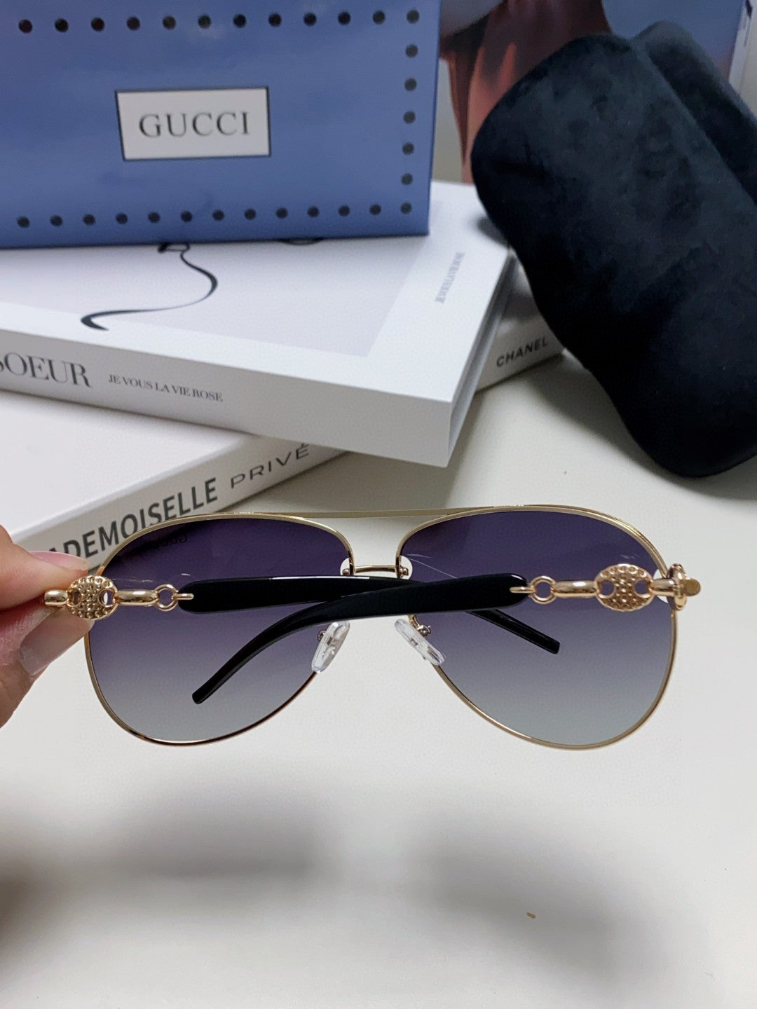 Gucci Polarized Aviator Silver Lens Sunglasses for Men & Women - detail image 4
