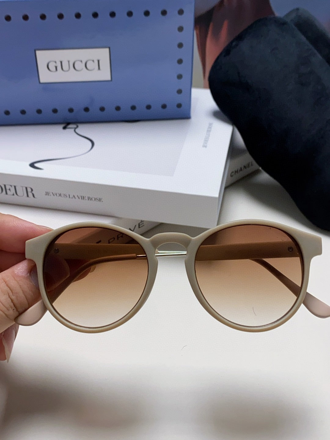 Gucci Round Brown Lens Sunglasses for Men & Women - detail image 2