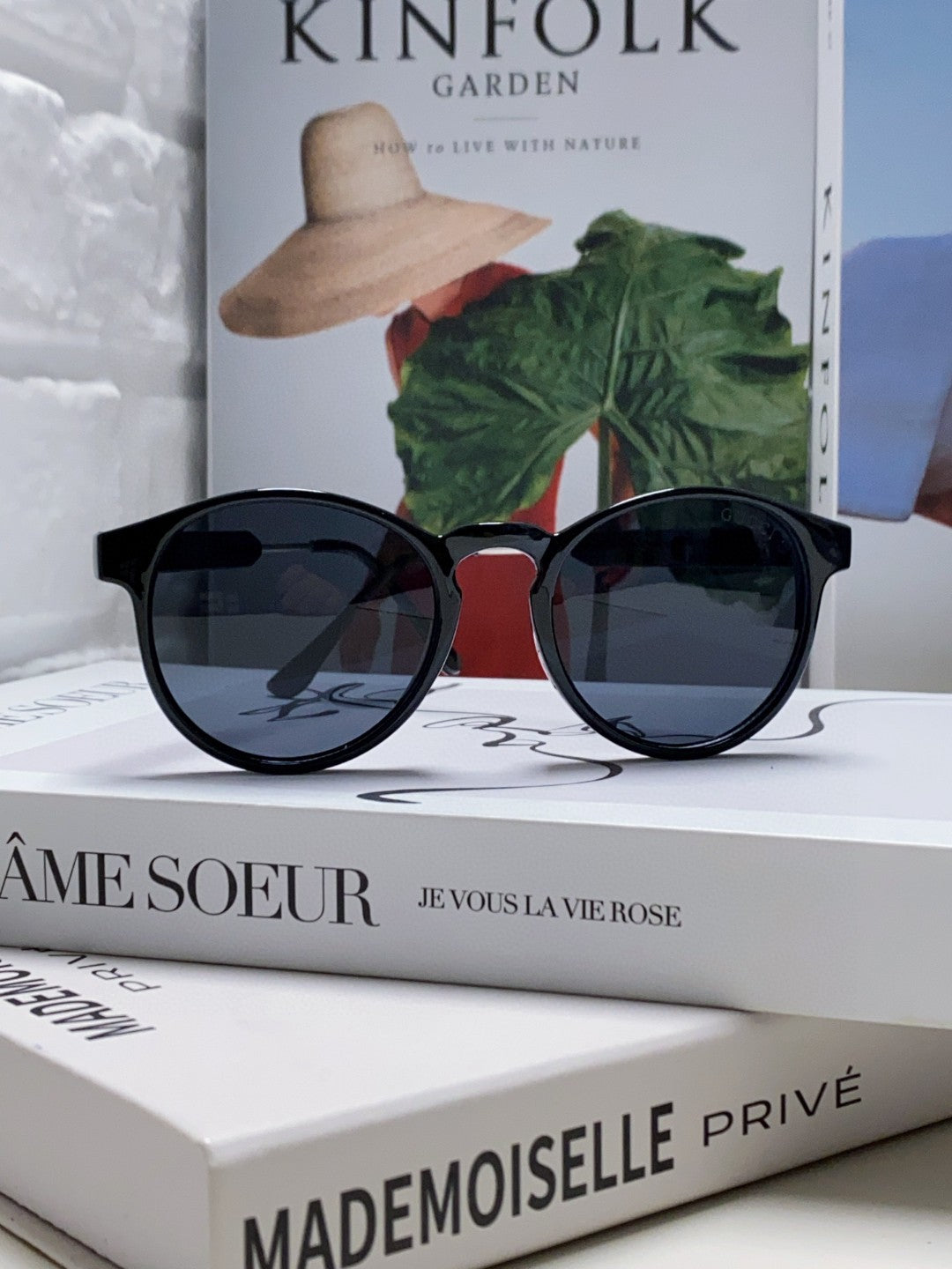 Gucci Round Blue Lens Sunglasses for Men & Women