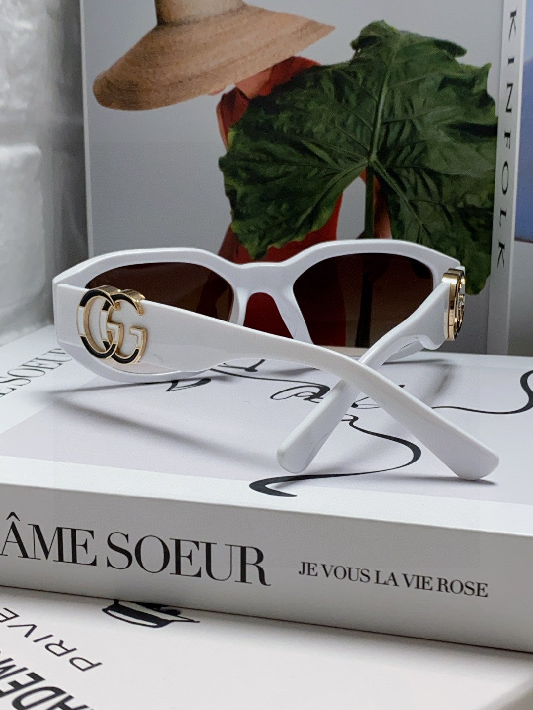 Gucci Round Gray Lens Sunglasses for Men & Women - detail image 2