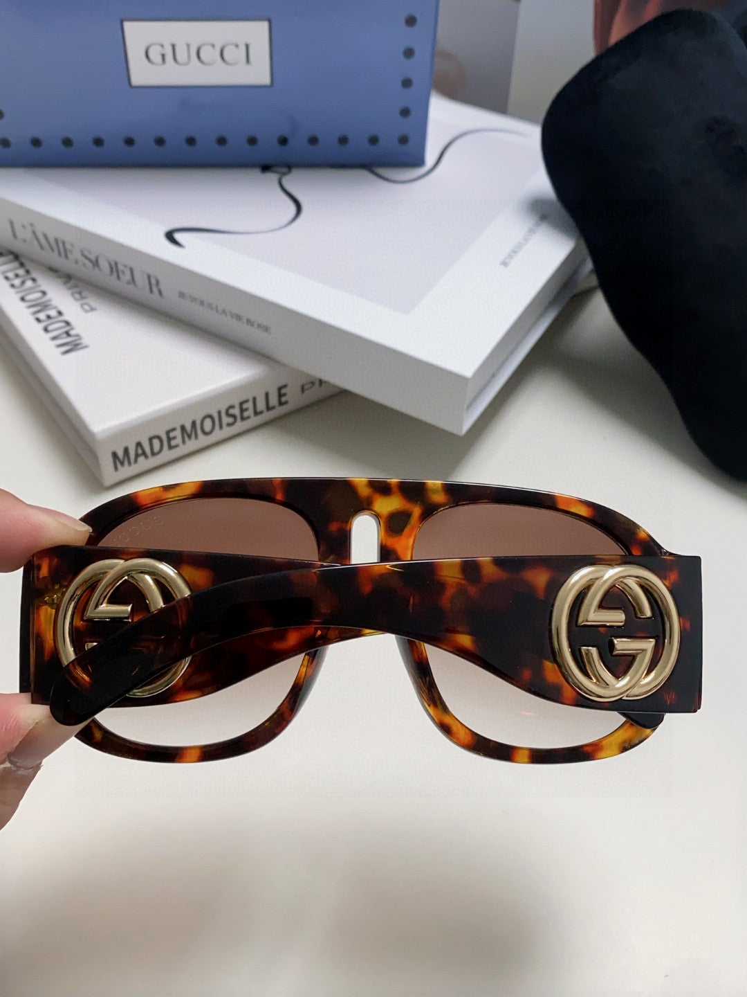 Gucci GG0152S Photochromic Metal Aviator Gray Lens Sunglasses for Men & Women - detail image 4