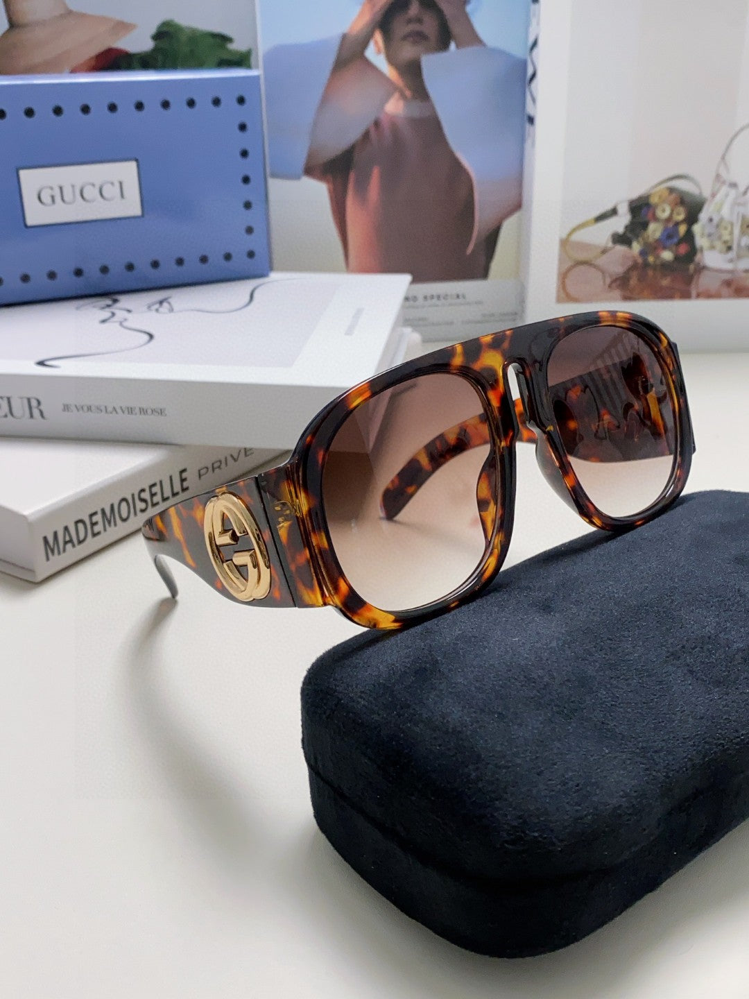 Gucci GG0152S Photochromic Metal Aviator Gray Lens Sunglasses for Men & Women - detail image 7