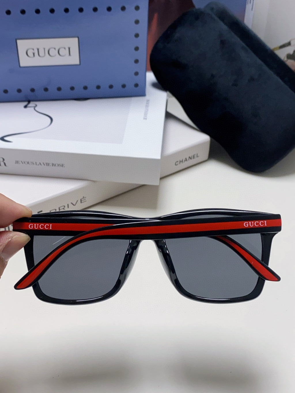 Gucci Fashion Black Lens Sunglasses for Men & Women - 448818 - detail image 4