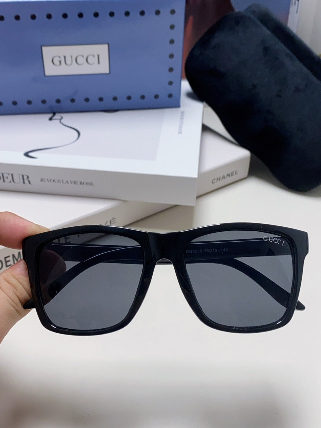 Gucci Fashion Black Lens Sunglasses for Men & Women - 448818 - detail image 3
