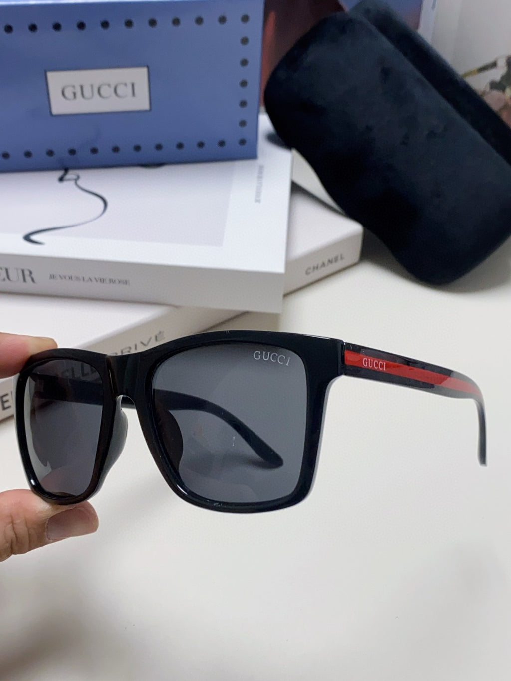 Gucci Fashion Black Lens Sunglasses for Men & Women - 448818 - detail image 5