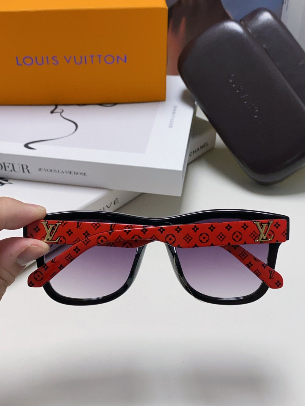 Louis Vuitton Oversized Red Lens Sunglasses for Men & Women - 448653 - detail image 3