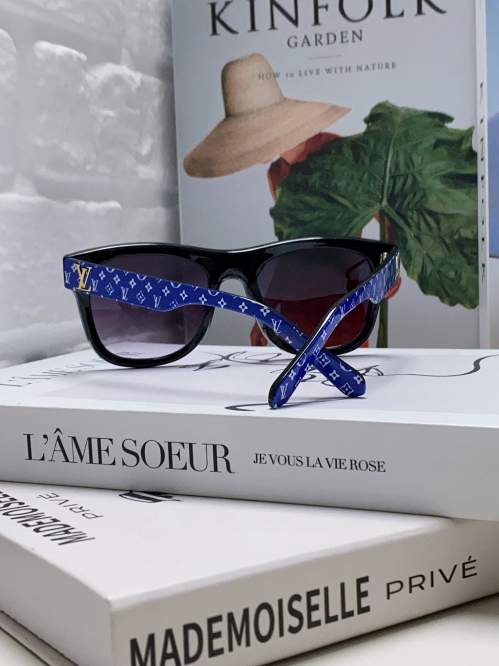 Louis Vuitton Oversized Blue Lens Sunglasses for Men & Women - 448654